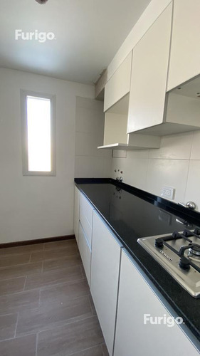 Venta Departamento Al Frente Con Balcón Zona Sanatorios