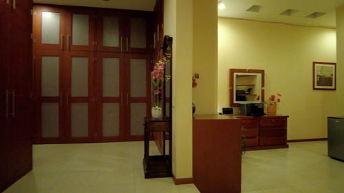 Casa De Lujo Con Alberca En Venta En Colinas De San Javier Villa Universitaria