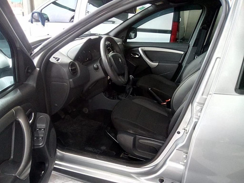 Imagen 9 de 12 de Renault Duster Oroch Outsider 1.6