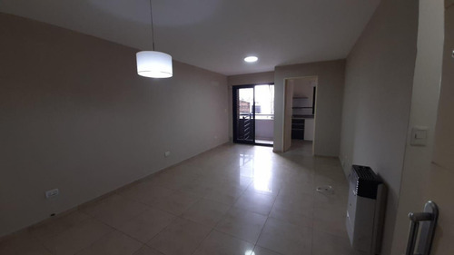 Departamento Con Cochera En Alquiler | 1 Dormitorio | Balcon