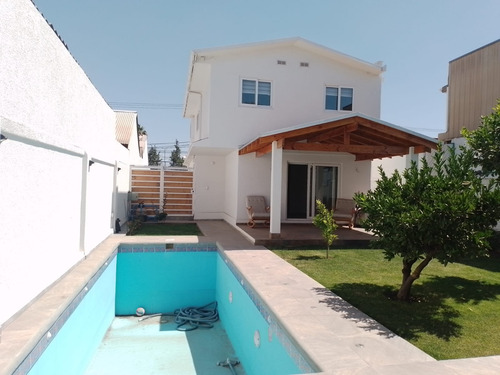 Vendo Casa La Cisterna 5d-4b-3e Y Piscina Y Quincho