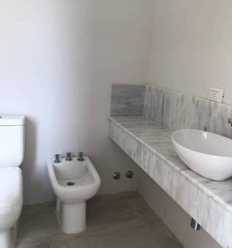 Imagen 8 de 12 de Duplex En Venta Con Terraza En Las Piedras - Nordelta