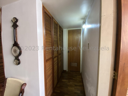 Magnífico Apartamento En Alquiler La Carlota Full Amoblado, Con Excelente Distribución, Amplio Y Luminoso Consta De 141 Mts2, Vi Mls #24-11566