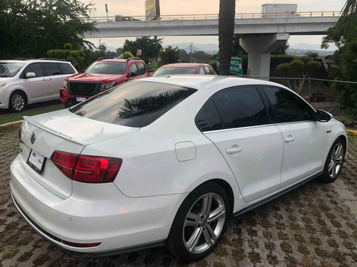 Imagen 6 de 15 de Volkswagen Jetta 2017 4p Gli L4/2.0/t Aut