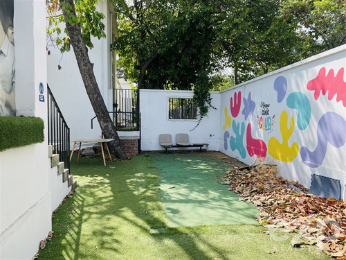 Oficinas / Centro Médico En Arriendo Las Lilas