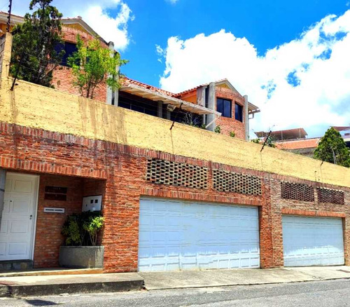 Conjunto Residencial De 2  Casas-chalets en Venta.urb.miranda