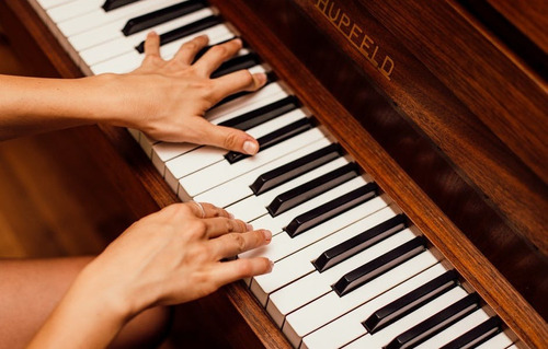 Imagen 1 de 5 de Clases Piano Teclado Organo Basico Curso Inicial Online