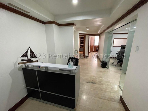 Vendo Excelente Oficina, Con Una Ubicación Inigualable Chacao !!!!!  Excelente Inversión...