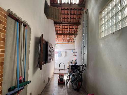 Casa Linda Com 3 Quartos E 2 Banheiros