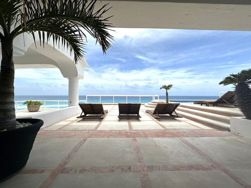 Departamento En Venta En Cancún En Residencial Del Mar Con Alberca Privada: