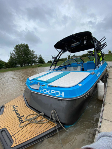 Lancha Para Wakeboard Y Wakesurf Skywake Xl 22