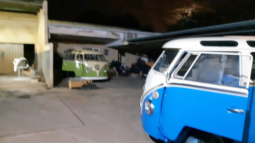 Imagem 3 de 15 de Vw Kombi 75 Vw Bus Corujinha Combi Jarrinha Tenho Diversas