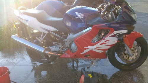 Imagen 2 de 18 de Honda Cbr 600 F4
