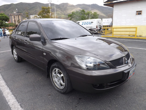 Imagen 2 de 9 de Mitsubishi Lancer Glx