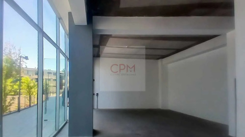 Arrienda Moderno Local Comercial, Las Condes (161698)
