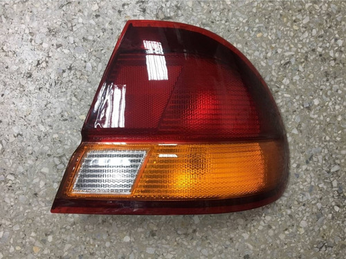 Stop Derecho Ford Laser 94/97