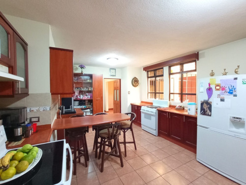 Imagen 12 de 30 de Vendo Belleza De Casa Ubicada En Esquina, 4 Dormitorios, Alta Plusvalia Y Seguridad
