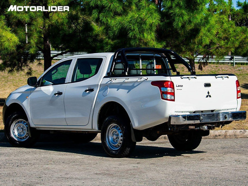 Imagen 3 de 25 de Mitsubishi L200 2.4 4x4 Descuenta Iva | Permuta / Financia