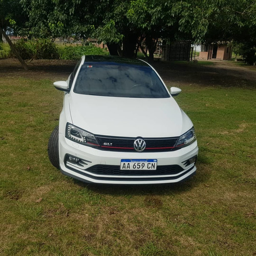 Imagen 1 de 9 de Volkswagen Vento 2.0 Tsi Gli 211cv App Connect + Nav 2016