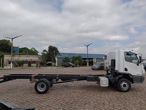 Mb Accelo 1016 4x2 Chassi 6.30 Mts