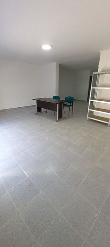 Local Comercial En Metro Blanqueado