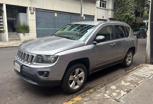 Jeep Compass 2.4 Latitude 4x2 Mt