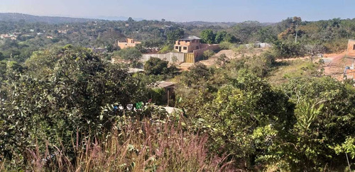 Casa Excelente Com 3 Quartos E Dois Banheirosmis Quintal