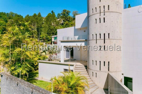 Bella Casa Moderna Con Jardín En Calle Cerrada En Venta La Lagunita Country Club I