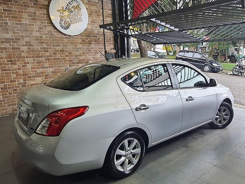 Nissan Versa 1.6 16v Sl 2013
