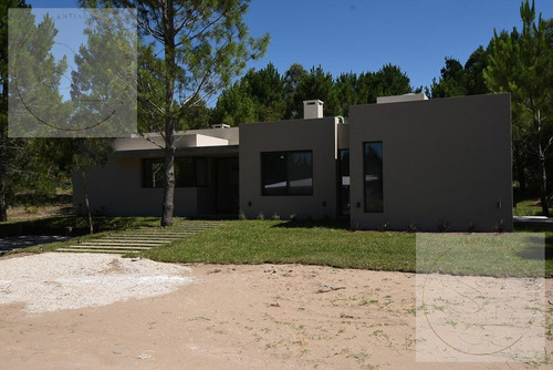 Casa En Venta Costa Esmeralda, Barrio Senderos 3