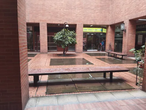 Local En Arriendo/venta En Parque Central Bavaria. Cod A1614513