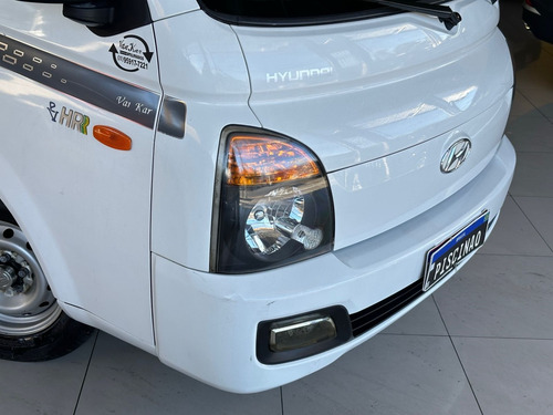 Hyundai HR 2.5 LONGO SEM CAÇAMBA 4X2 16V 130CV TURBO INTERCOOLER DIESEL 2P MANUAL
