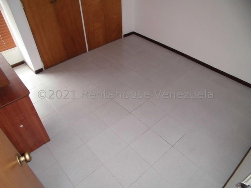 Imagen 13 de 17 de Apartamento En Venta 22-3681