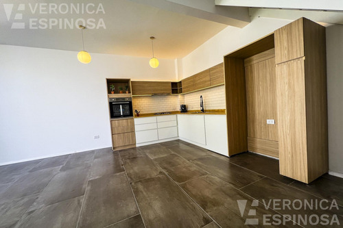 Casa En Venta De Cuatros Ambientes - Haedo Sur