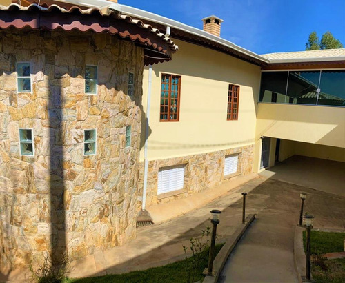 Chácara De Alto Padrão Em Condominio Com Salão De Jogos Cinema 5 Quartos Sendo 3 Suítes Salão Goumet, Academia Piscina Com Outra Área Goumet Com Dois Banheiros E Vestiário Pomar Formado Em Mairinque