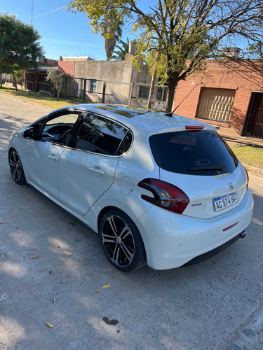 Peugeot 208 1.6 Feline