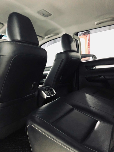 Toyota Hilux 2.8 Cd Srv Pack 177cv 4x2 2017