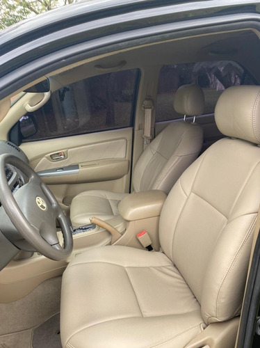 Imagem 7 de 9 de Toyota Hilux Sw4 2.7 16v 4p Flex Sr 7 Lugares Automático