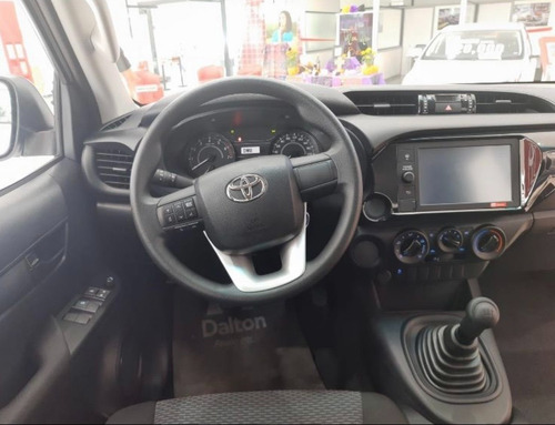 Imagen 7 de 11 de Hilux D. Cab. Sr 2022 Saúl