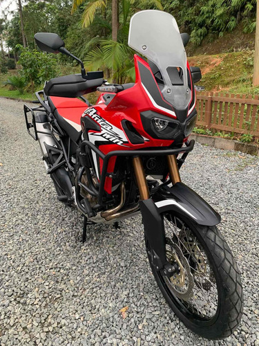 Imagem 1 de 15 de Honda África Twin