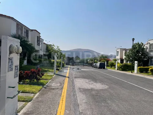 Casa En Fraccionamiento En Venta, Real De Santa Fe, Xochitepec, Morelos.