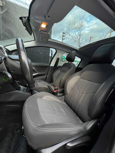 Imagen 6 de 10 de Peugeot 208 2017 1.6 Allure