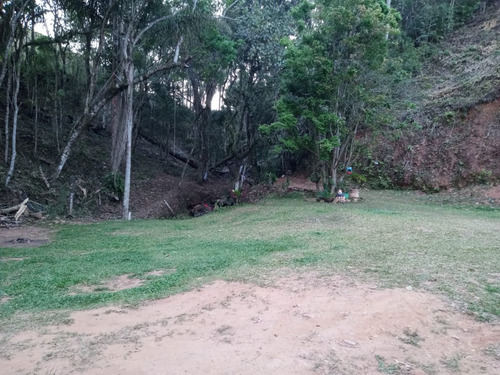 Chácara Com Nascente E Cachoeira Em Nazaré Paulista!