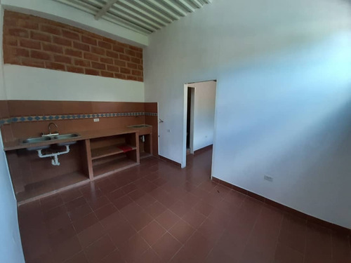 Imagen 3 de 19 de Frances Mijares Vende Edificio Comercial En La Candelaria 146616 04144990395