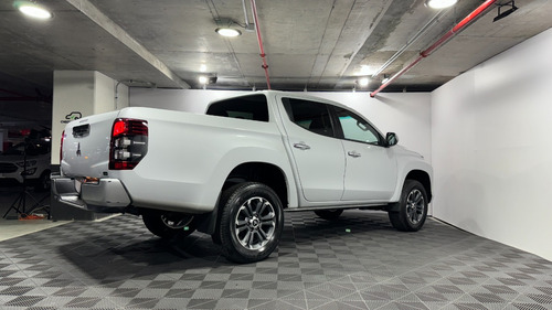Mitsubishi L200 2.4 Dakar At CRS