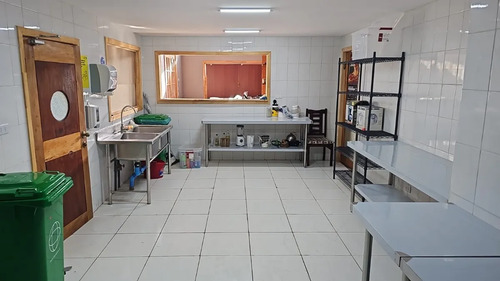 Espectacular Local  Para Cafeteria Y Restaurant Con Patente 