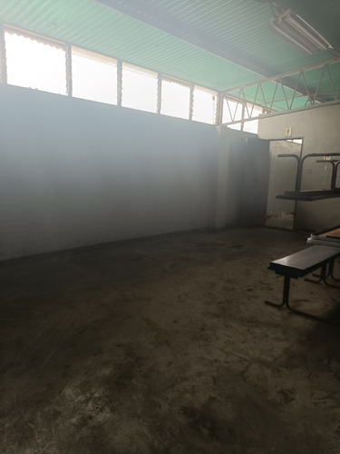 Los Ruices Alquiler Planta Industrial 960 M2 Excelente Ubicacion, Con Montacarga Y Ascensor