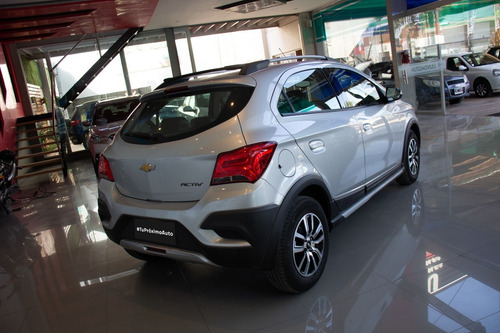 Imagen 9 de 14 de Chevrolet Onix Activ Nafta 2019 Plateado