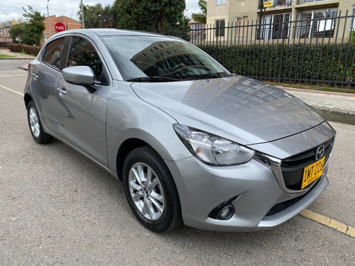 Mazda 2 Touring Hatchback Automatico