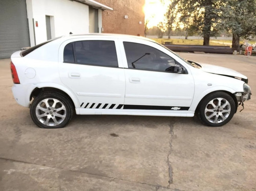 Imagen 7 de 8 de Chevrolet Astra Ii Gls 2.0 4 Ptas. L10